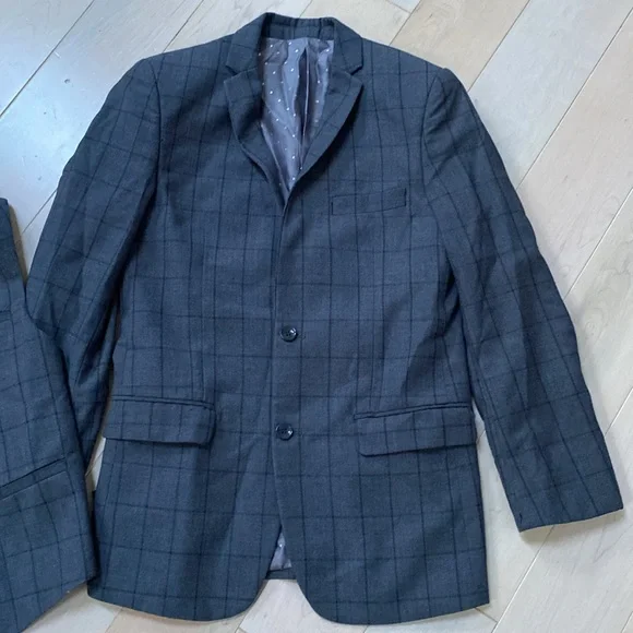 Isaac Mizrahi grey soft sports jacked blazer and vest